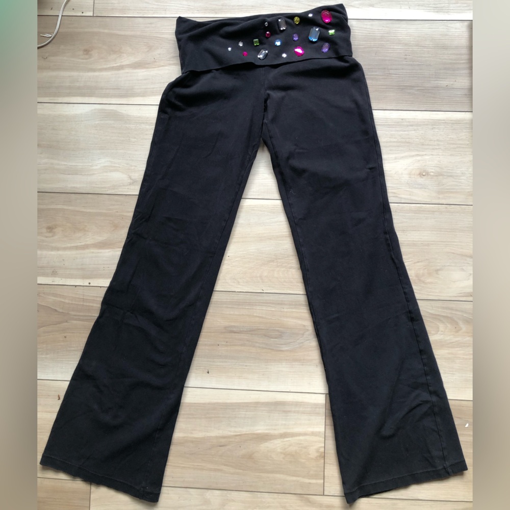 NWOT Jenni Black YOGA Pants with gemstone Accents- women’s small